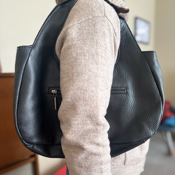 The Sak Rylan Black Leather Bag Women’s Handbag Purse EUC Medium Classic Satchel - Picture 7 of 7